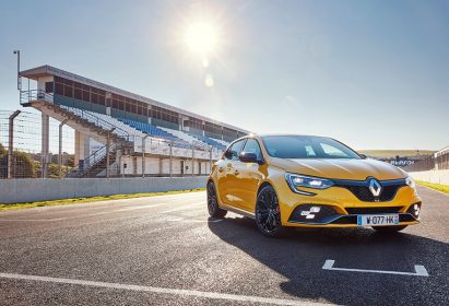 21202753_2018_new_renault_megane_r_s_cup_chassis_tests_drive_in_spain