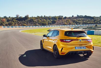 21202760_2018_new_renault_megane_r_s_cup_chassis_tests_drive_in_spain